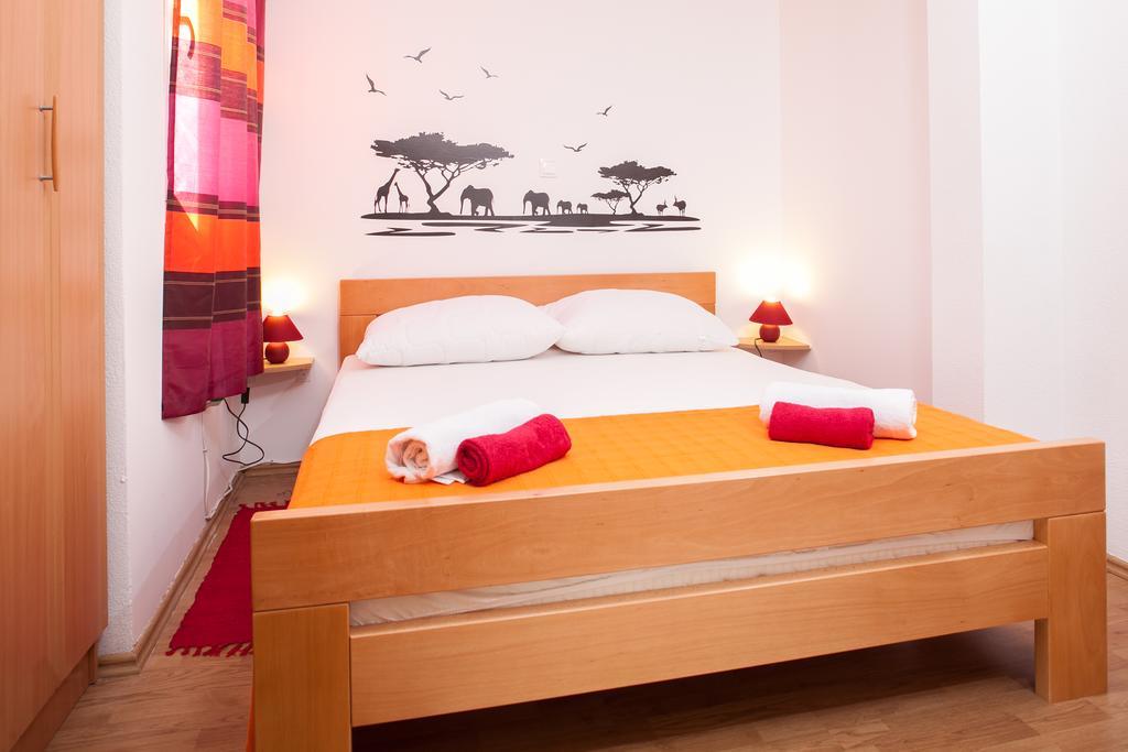 Apartments Fiona - Away From City Crowds Makarska Værelse billede