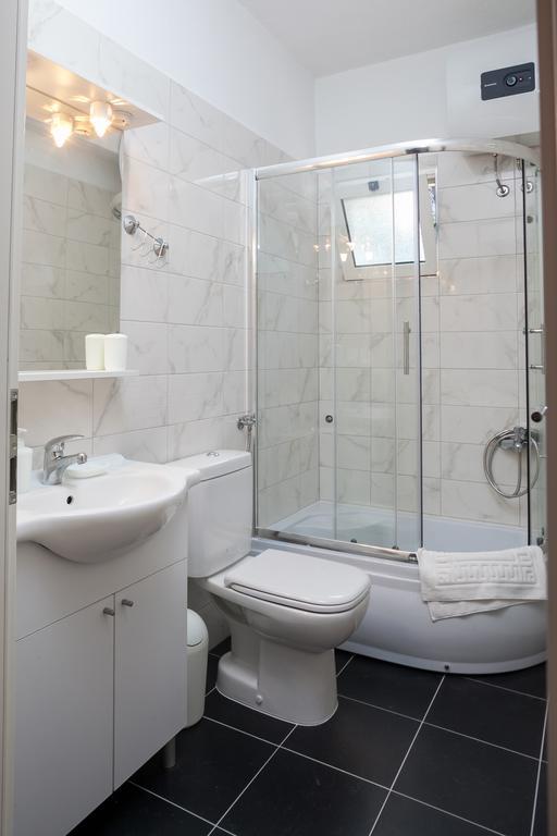 Apartments Fiona - Away From City Crowds Makarska Værelse billede