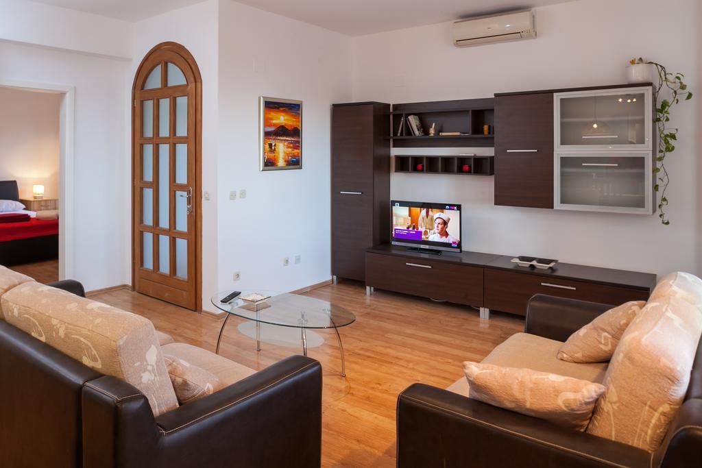 Apartments Fiona - Away From City Crowds Makarska Værelse billede