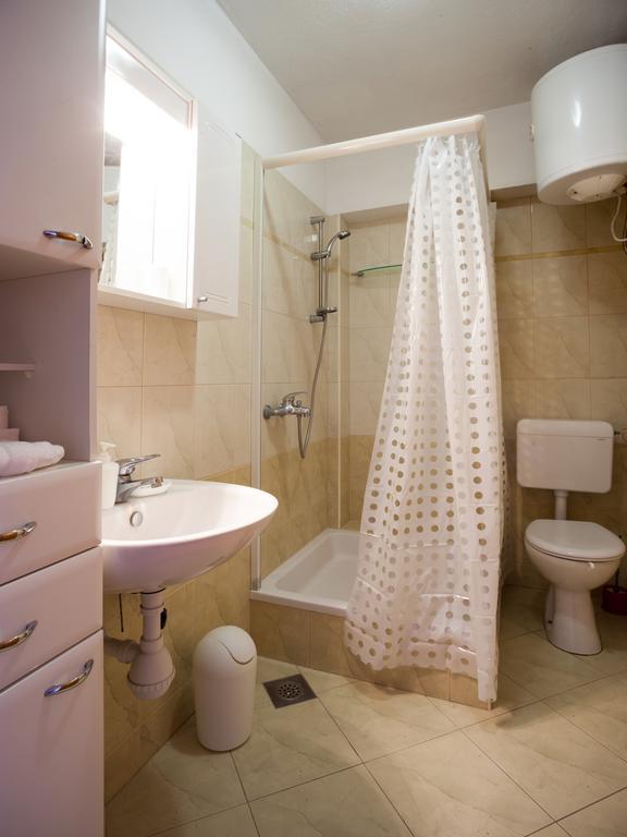 Apartments Fiona - Away From City Crowds Makarska Værelse billede