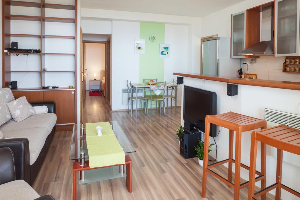 Apartments Fiona - Away From City Crowds Makarska Værelse billede